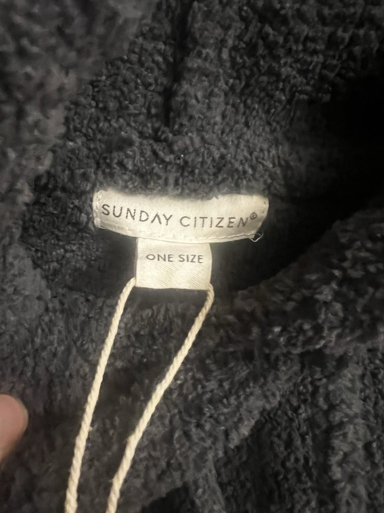 Sunday Citizen Unisex Grey Microfiber Snug Blanket Hoodie One Size Nwt. V — image 5 of 7